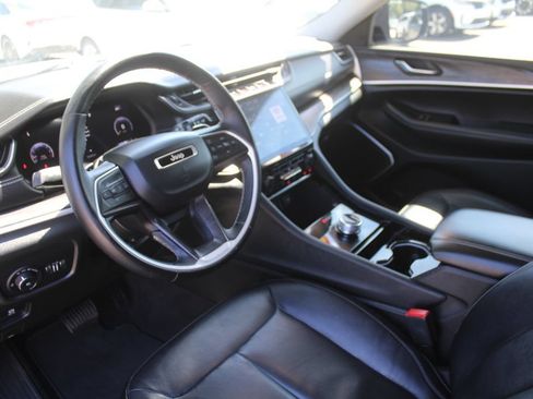 Used 2021 Jeep Grand Cherokee L Limited RWD image 23