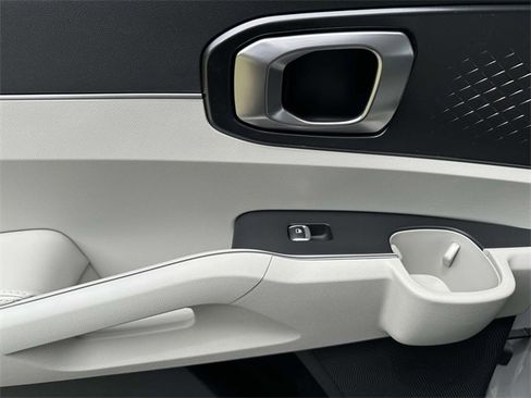 New 2025 Kia Sorento S image 22