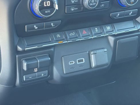 Used 2022 Chevrolet Silverado 1500 RST AWD/4WD image 25