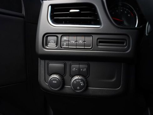 Used 2024 Chevrolet Tahoe LS RWD image 5