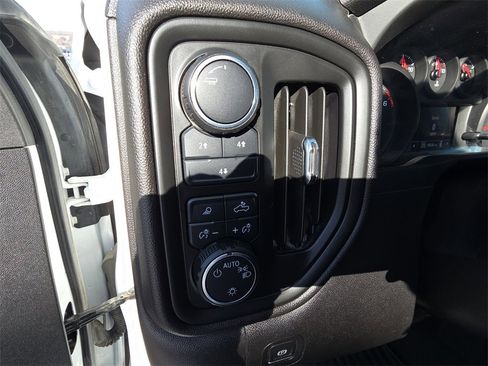 Used 2025 Chevrolet Silverado 2500 Custom w/ Custom Value Package image 20