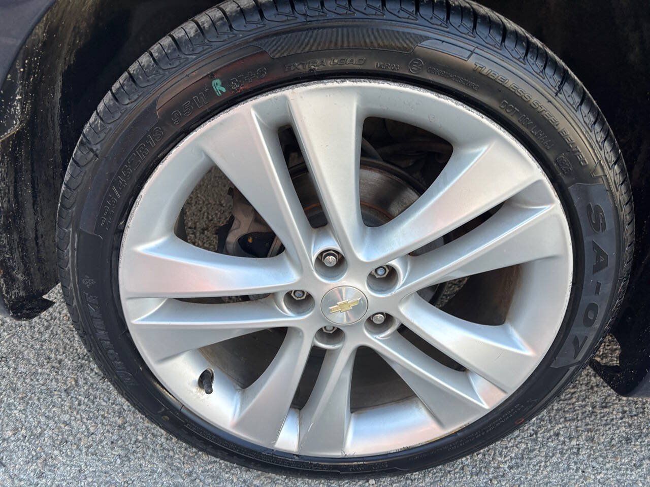 Used 2015 Chevrolet Cruze LTZ w/ Sun, Sound and Sport Package FWD image 25