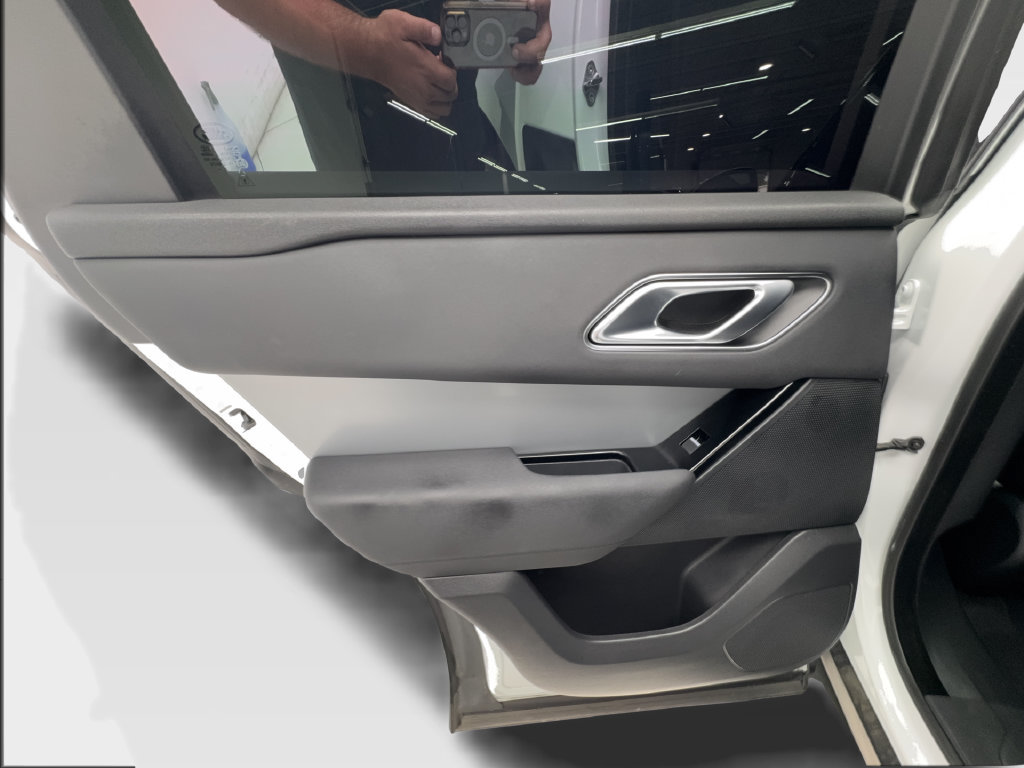 Used 2025 Land Rover Range Rover Velar S AWD/4WD image 28