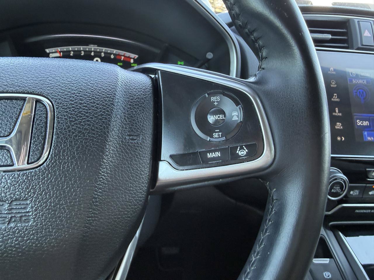 Used 2018 Honda CR-V Touring image 26