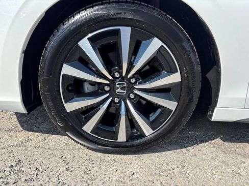 Used 2024 Honda Civic EX-L image 20