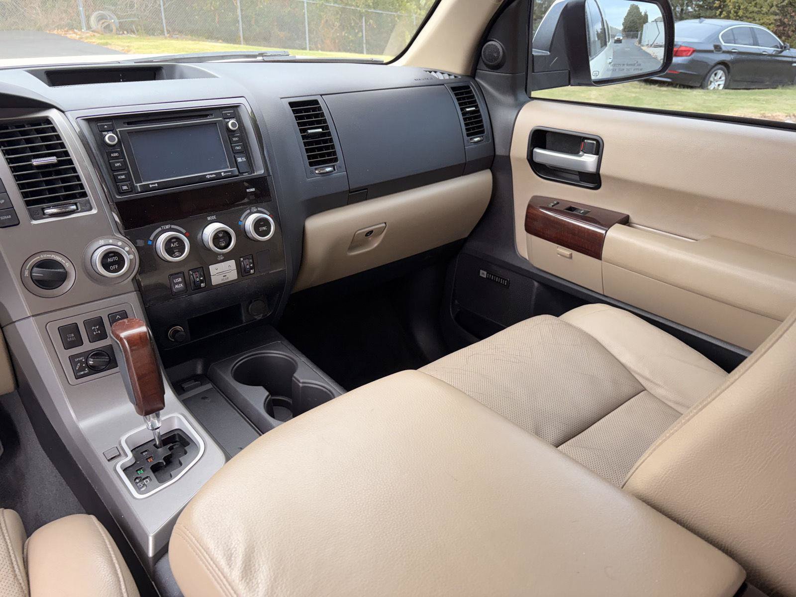 Used 2016 Toyota Sequoia Platinum AWD/4WD image 17