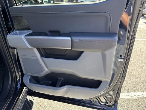 Used 2022 Ford F150 XLT w/ Equipment Group 302A High image 17