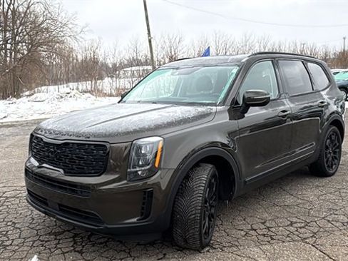 Used 2022 Kia Telluride EX w/ EX Premium Package image 7