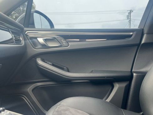 Used 2019 Porsche Macan image 16