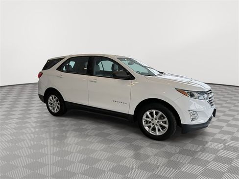 Used 2018 Chevrolet Equinox LS image 13