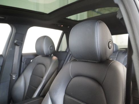 Used 2022 Mercedes-Benz GLC 300 4MATIC image 12