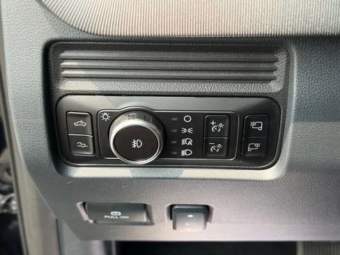 Used 2025 Ford F350 Platinum w/ FX4 Off-Road Package AWD/4WD image 27