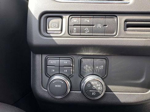 Used 2023 GMC Yukon AT4 AWD/4WD image 19