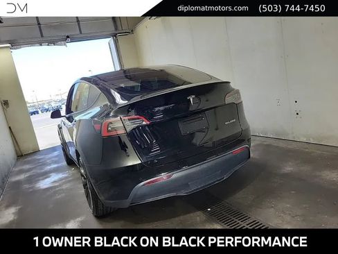 Used 2022 Tesla Model Y Performance AWD/4WD image 6