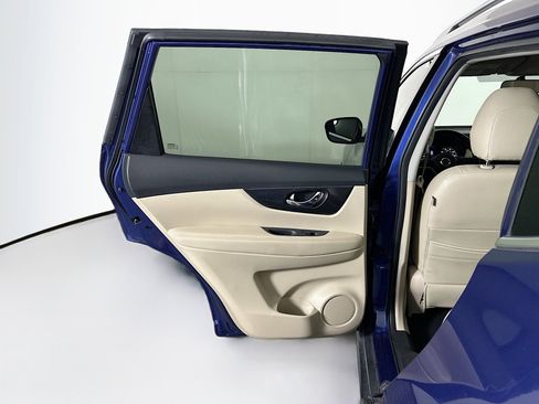 Used 2018 Nissan Rogue SV image 24