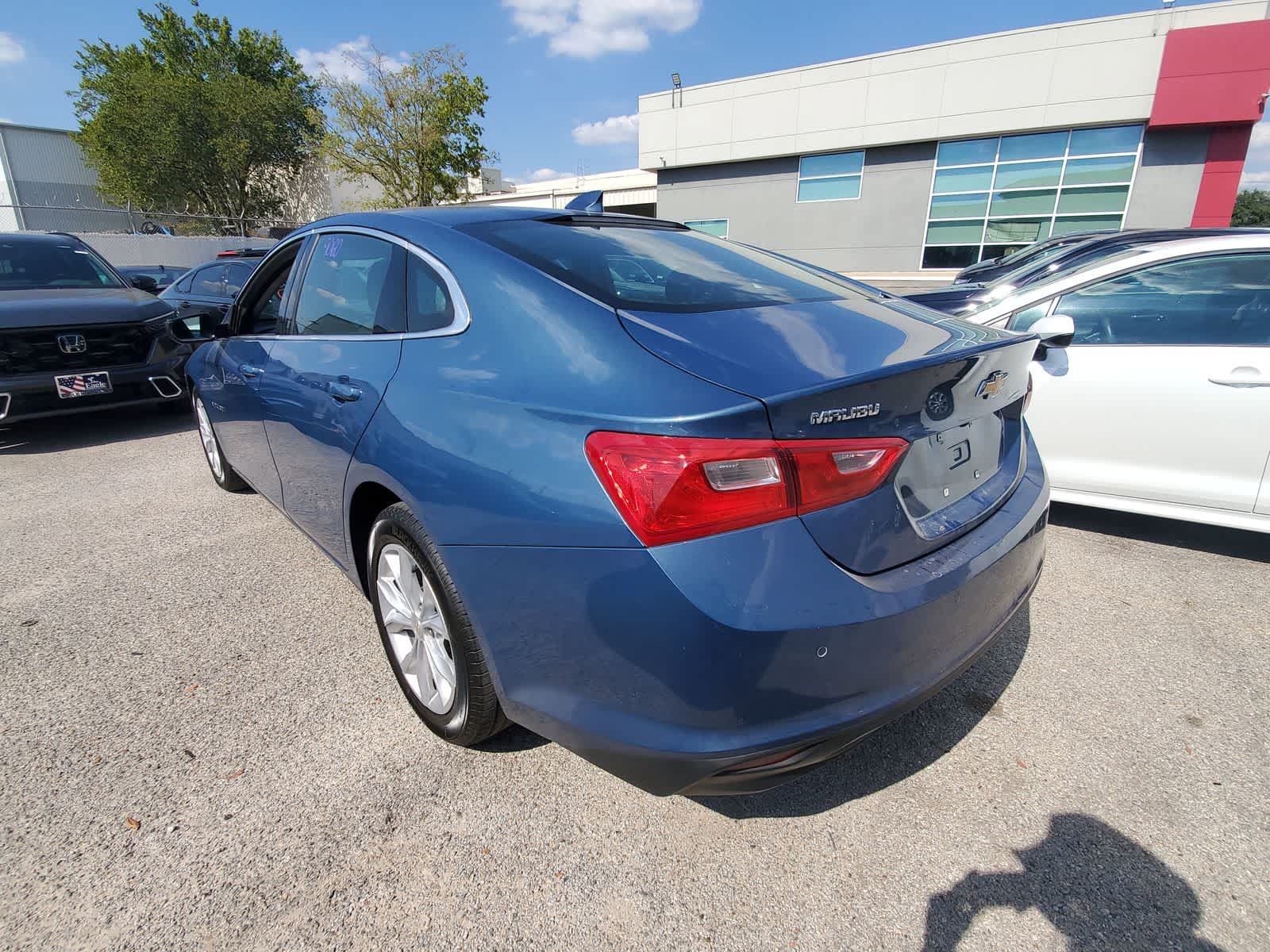 Used 2025 Chevrolet Malibu LT FWD image 4