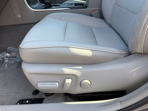 Used 2017 Toyota Camry XLE FWD image 17