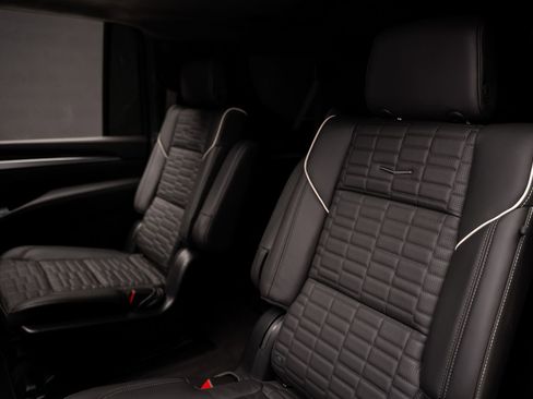 Used 2025 Cadillac Escalade ESV Premium Luxury Platinum AWD/4WD image 70