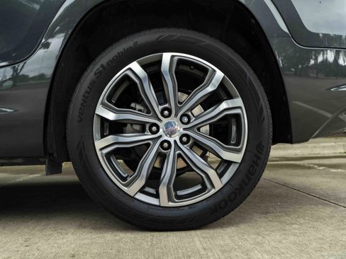 Used 2018 GMC Terrain Denali w/ Advanced Safety Package AWD/4WD image 15
