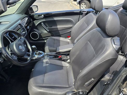 Used 2014 Volkswagen Beetle 2.5 FWD image 19