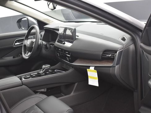 New 2026 Nissan Rogue Platinum w/ Platinum Premium Package AWD/4WD image 6
