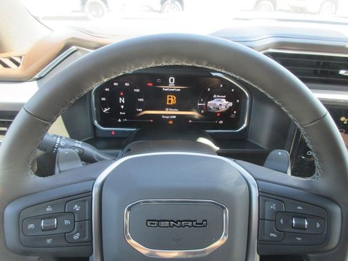 New 2026 GMC Sierra 1500 Denali w/ Denali Reserve Package AWD/4WD image 18