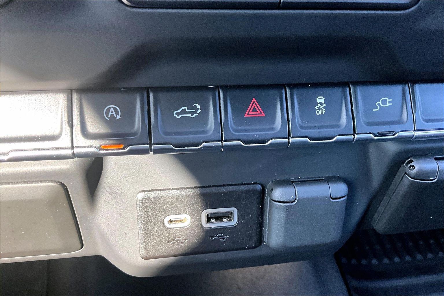 Used 2021 Chevrolet Silverado 1500 Custom AWD/4WD image 18