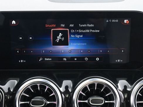 Used 2022 Mercedes-Benz GLA 250 4MATIC w/ Premium Package Lite image 34