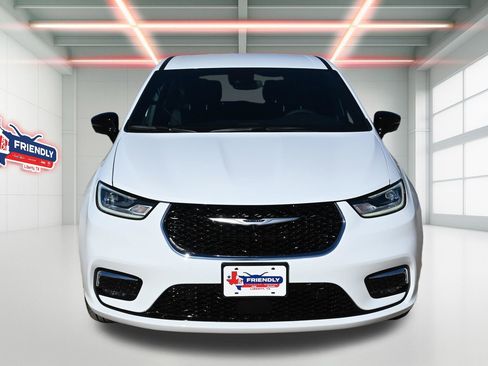 New 2026 Chrysler Pacifica Select image 5