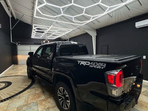 Used 2021 Toyota Tacoma 4x4 Double Cab image 10