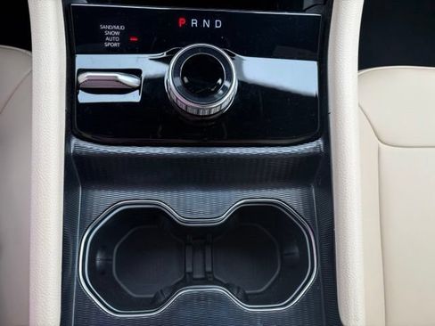 Used 2025 Jeep Grand Cherokee Limited AWD/4WD image 34