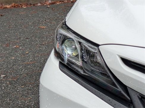 Used 2023 Toyota Camry SE image 14