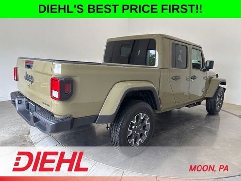 New 2026 Jeep Gladiator Sport AWD/4WD image 7