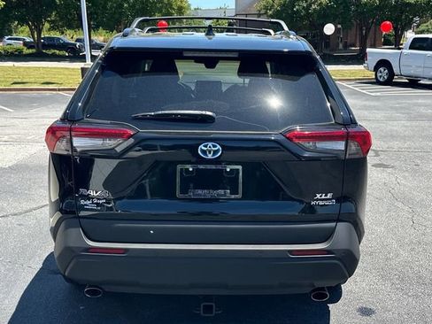 Used 2021 Toyota RAV4 XLE Premium AWD/4WD image 4