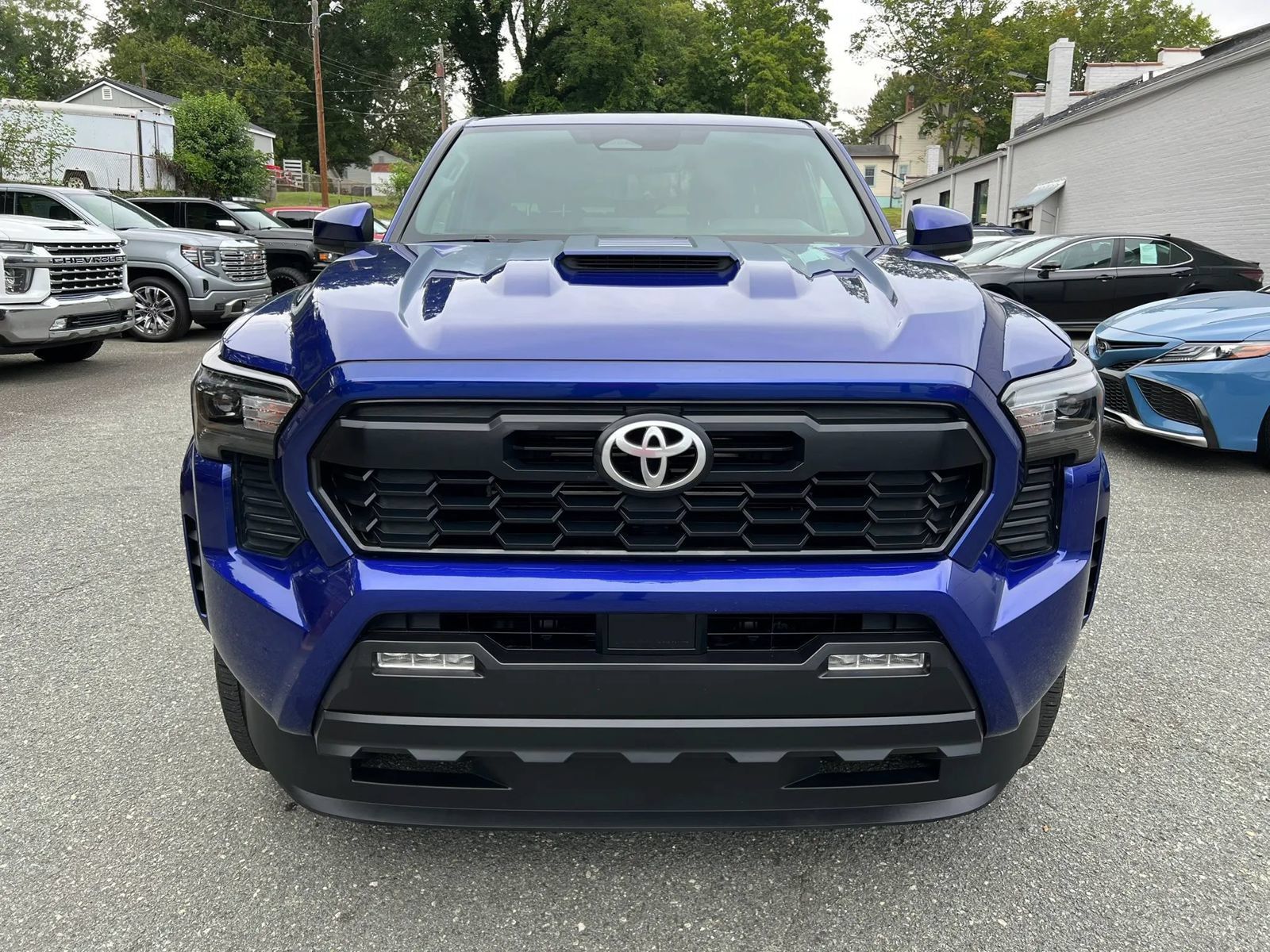 Used 2024 Toyota Tacoma TRD Sport AWD/4WD image 2