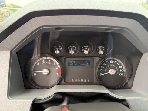 Used 2016 Ford F250 XL w/ XL Appearance Package AWD/4WD image 11