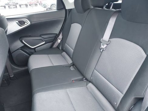 Used 2025 Kia Soul LX w/ LX Technology Package FWD image 27