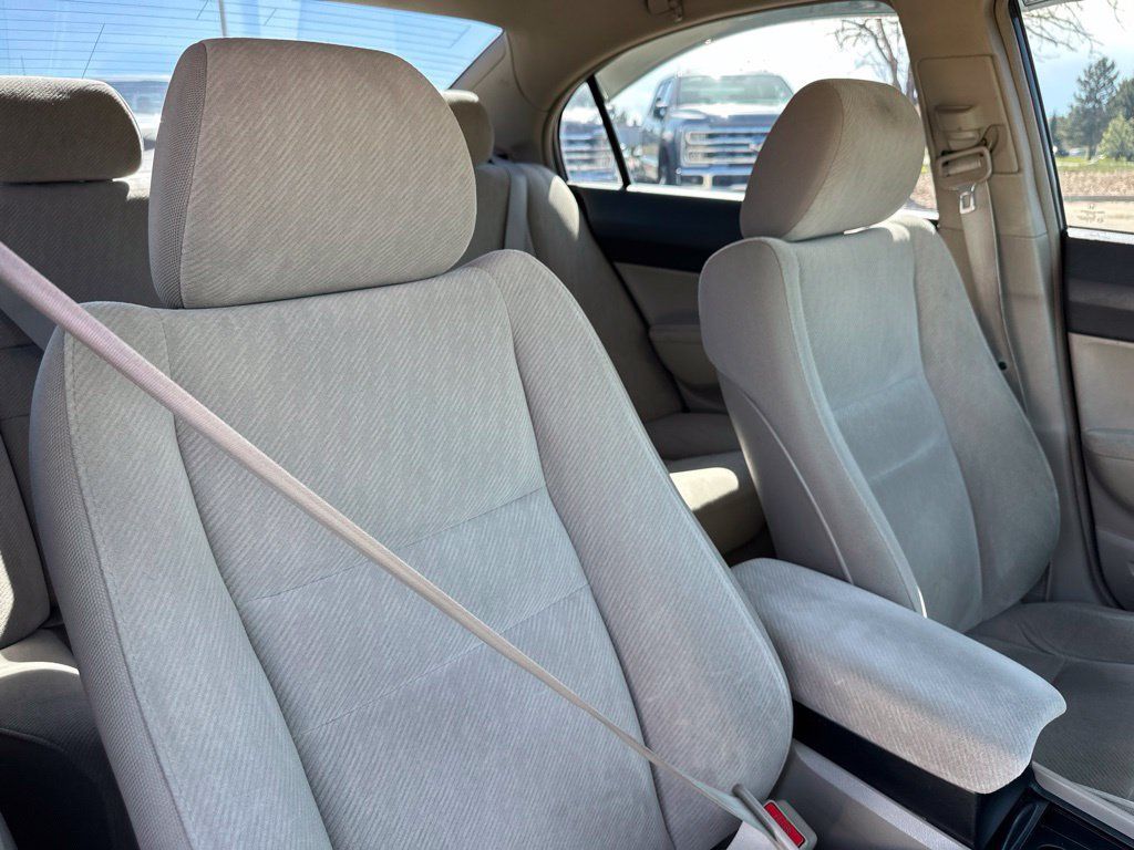 Used 2010 Honda Civic LX image 28