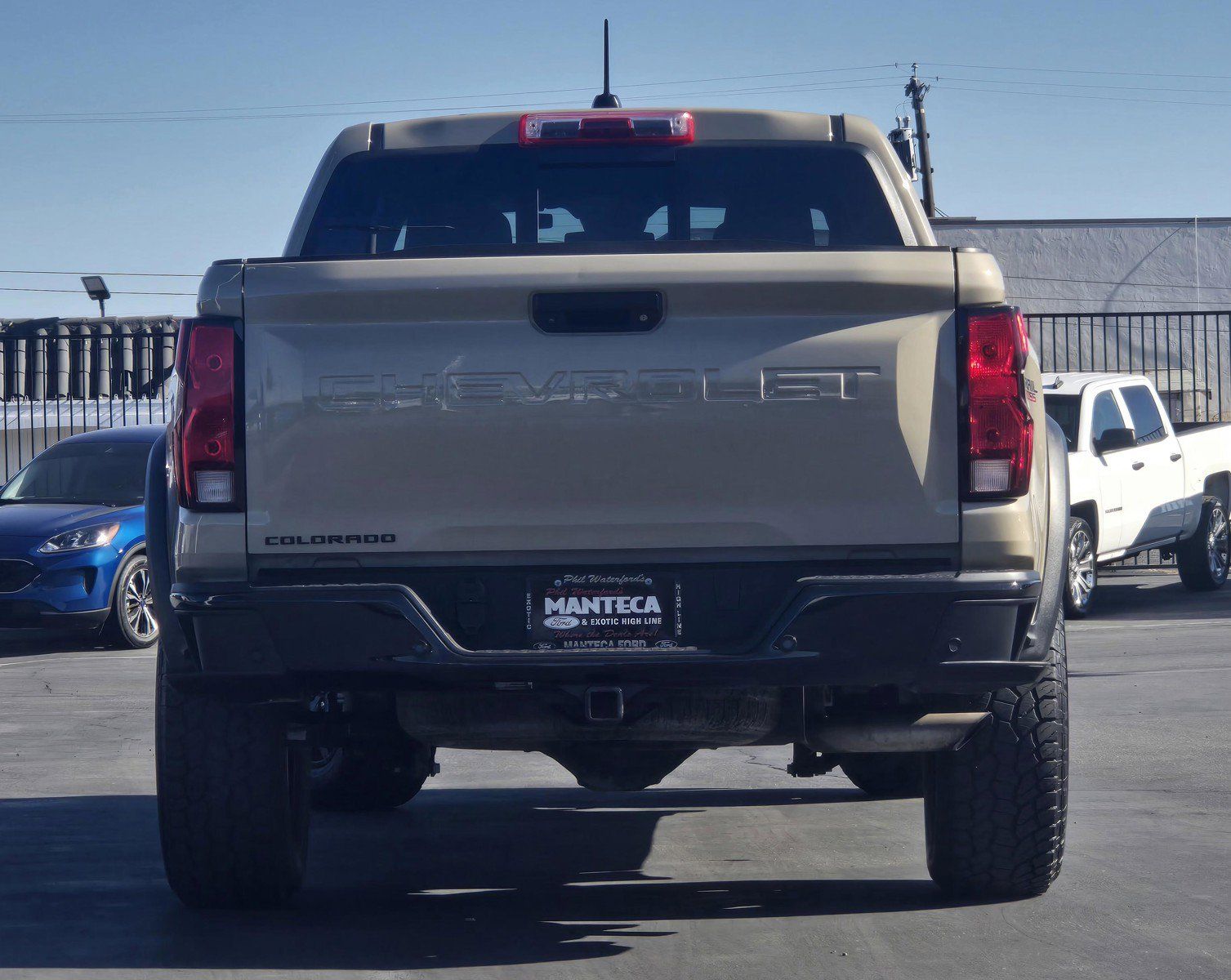 Used 2024 Chevrolet Colorado Trail Boss w/ Technology Package AWD/4WD image 4