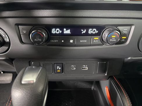 Used 2025 Nissan Frontier PRO-4X AWD/4WD image 21