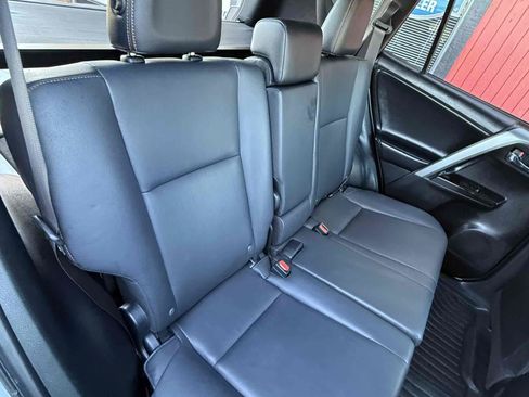 Used 2018 Toyota RAV4 SE w/ All Weather Liner Package FWD image 69