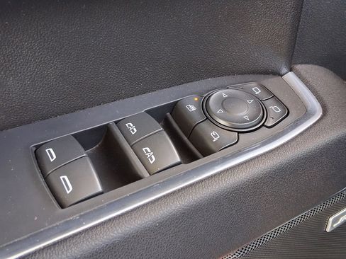 Used 2025 GMC Sierra 1500 SLT AWD/4WD image 19