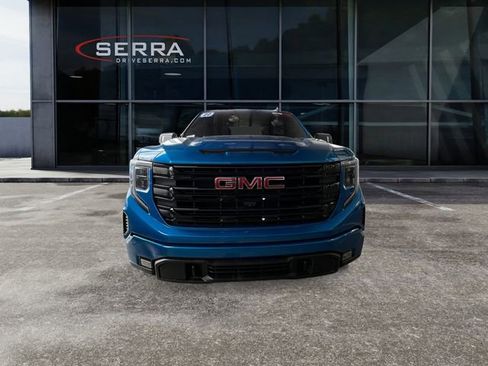 Used 2022 GMC Sierra 1500 Elevation w/ Elevation Premium Package image 5