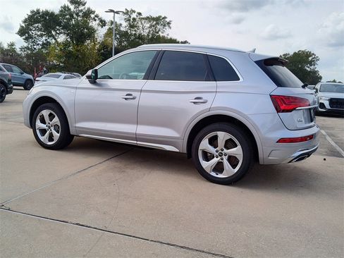 Certified 2025 Audi Q5 2.0T Premium Plus w/ Premium Plus Package image 5