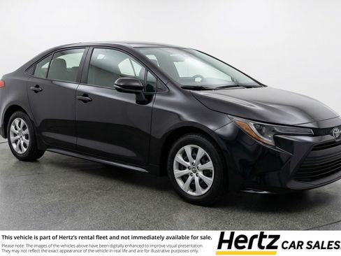 Used 2025 Toyota Corolla LE image 1
