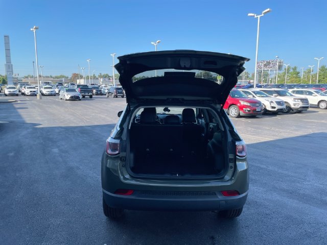 Used 2018 Jeep Compass Latitude AWD/4WD image 19