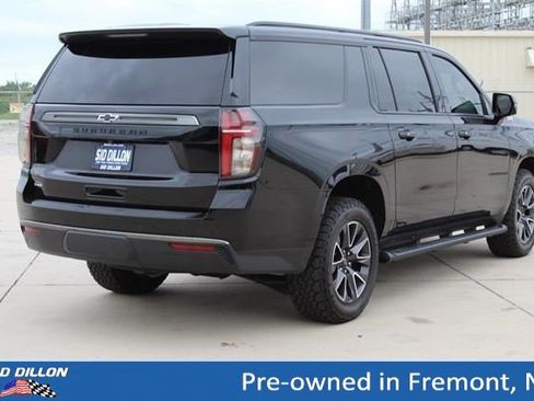 Certified 2022 Chevrolet Suburban Z71 w/ Luxury Package AWD/4WD image 4