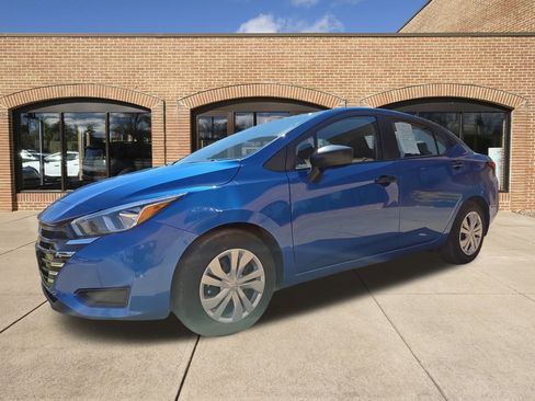 Used 2024 Nissan Versa S w/ Trunk Package image 8