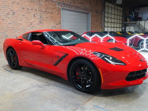 Used 2019 Chevrolet Corvette Stingray Coupe w/ Carbon Flash Badge Package RWD image 2