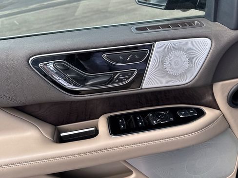 Used 2024 Lincoln Navigator Reserve AWD/4WD image 13